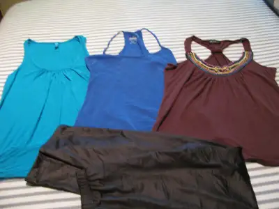 3 camisoles et un legging dame grandeur small, View more