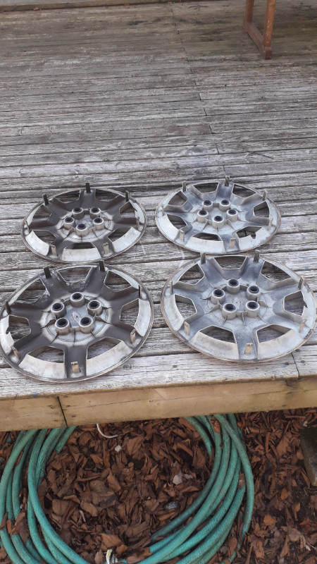 2005-2007 16 " Ford Taurus Wheel Covers in Tires & Rims in Dartmouth - Image 3