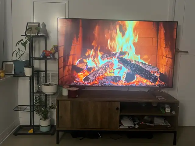 Samsung 55" 4K UHD HDR LED Tizen Smart TV in TVs in City of Toronto - Image 5