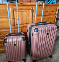 Travelers Club hard shell luggage 