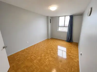 Private room with shared bathroom with 1 person Neat and clean house, house shared with only 2 peopl...