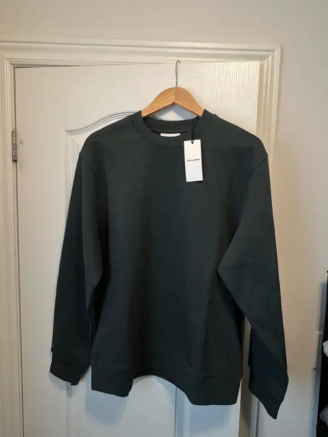Men’s Large Sweater