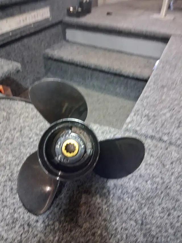 Mercury 25 hp outboard motor in Powerboats & Motorboats in Annapolis Valley - Image 5