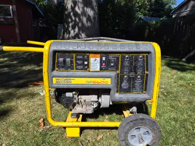 This Wacker Neuson GP5600 generator has a Honda GX340 engine, the engine runs beautifully and starts...
