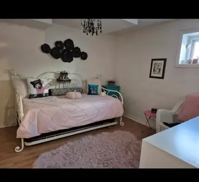 Very clean 2 bedroom basement for rent with en-suite washer and dryer . 8-10 min Walking distance to...