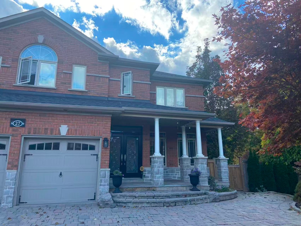 Bright 2-Bedroom Walkout Basement in Vaughan – 2 Parking 1
