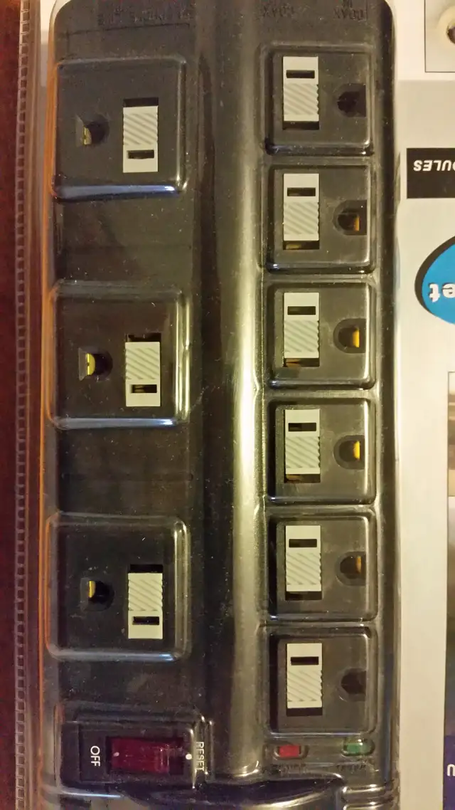 New power bars for computers and electronics, $22 each in General Electronics in Owen Sound - Image 5