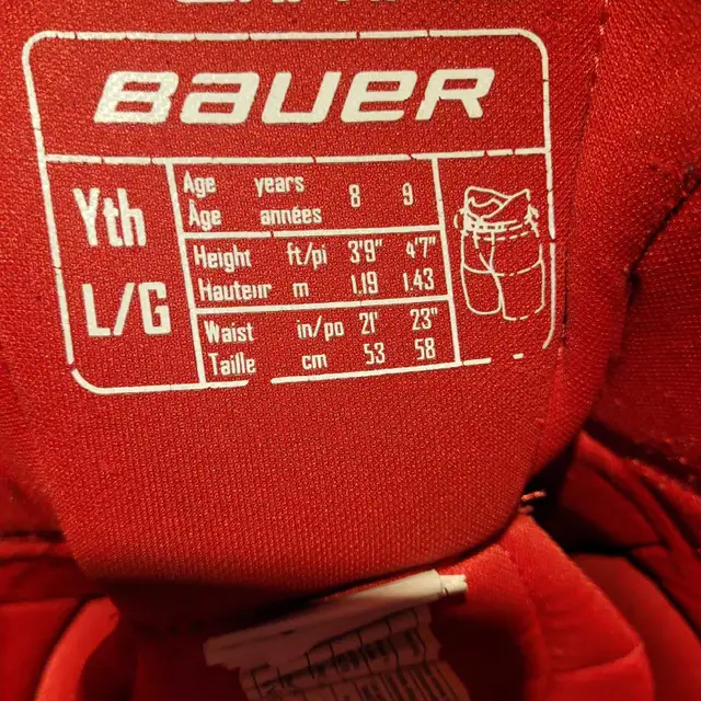 kids hockey equipment  in Hockey in Winnipeg - Image 6