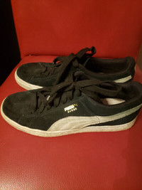 Black Puma Suede classic shoes size 7.5