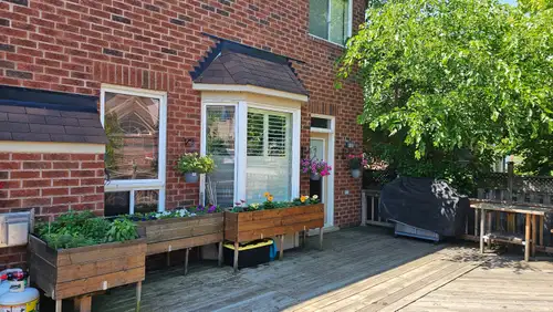 Girls only Bright and inviting room available for rent located near the intersection of Thompson Roa...