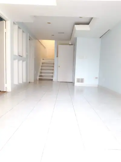 1 bedroom Walkout Basement for rent