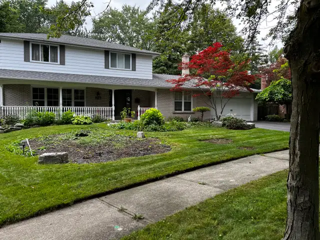 Mowing, Trimming & Edging $49, Lawn Care In Etobicoke & Toronto in Lawn, Tree Maintenance & Eavestrough in City of Toronto - Image 5