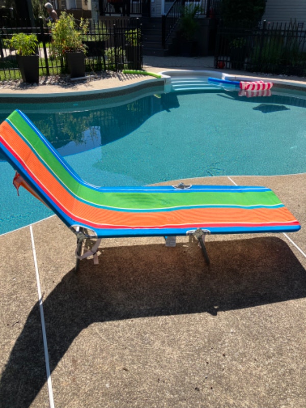 CHAISE LONGUE DE PLAGE PLIANTE Mobilier pour terrasse et jardin