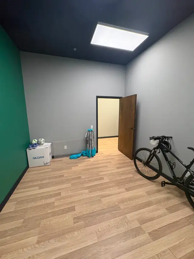 Premium Massage Therapy Room for Lease @ The Fit Collective in Commercial & Office Space for Rent in Belleville - Image 3