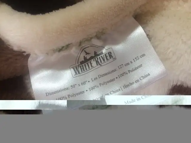 Dog Blanket in Accessories in Saskatoon - Image 3