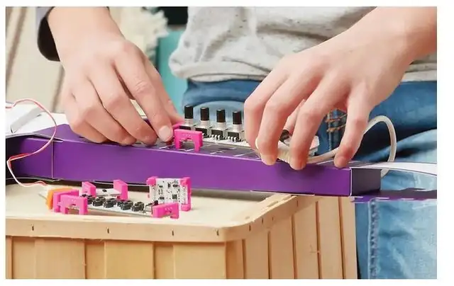 LittleBits Electronic Music Inventor Kit in Toys & Games in Oakville / Halton Region - Image 4
