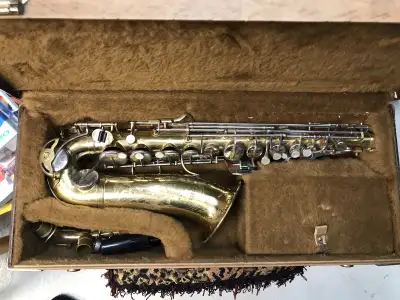 This is an Embassy Saxophone, manufactured by Le Maire in Paris. This is a used item. It comes with...