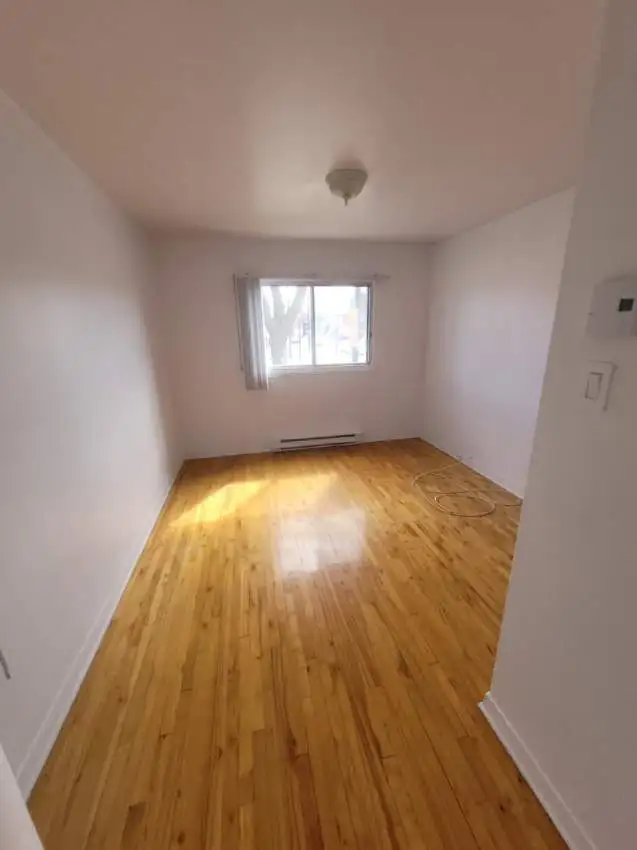 LOGEMENT 4 1/2 A LOUER 2  MINUTES METRO LANGELIER MONTREAL in Long Term Rentals in City of Montréal - Image 8