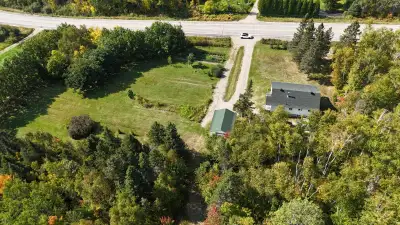 Maison à vendre – Petit-Saguenay 3 chambres + bureau | Terrain 100 000 pi2 Vous cherchez un endroit...