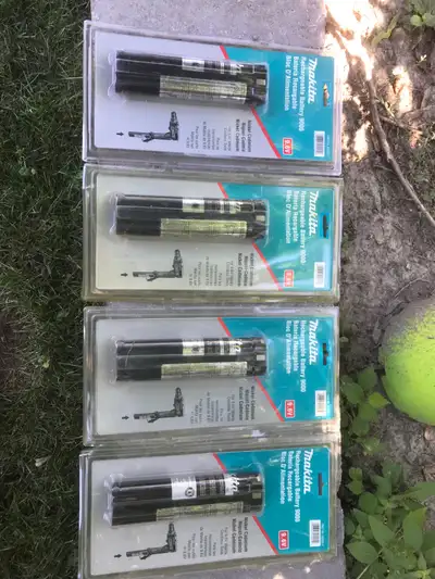 Makita 9.6 v battery, View more