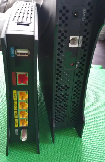 if the ad is up it's available pick up at m9a 0a1 one* 1x Sagemcom F@st 2864 DSL cable router Bell p...
