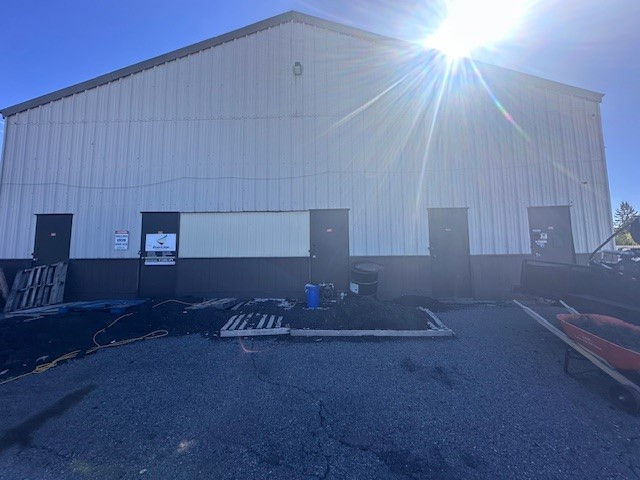 RARE -40x50 Workshop available NO AUTOMOTIVE PLEASE in Commercial & Office Space for Rent in Ottawa - Image 2