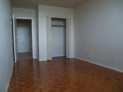 Seeking roomate to rent room (single occupancy) 615/month