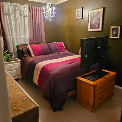 Happy May ✨️ I'm located in a quiet cul-de-sac close to the Millwoods Town Center Mall & have 2 room...
