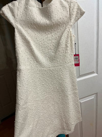 Robe neuf Vince Camuto avec paillettes