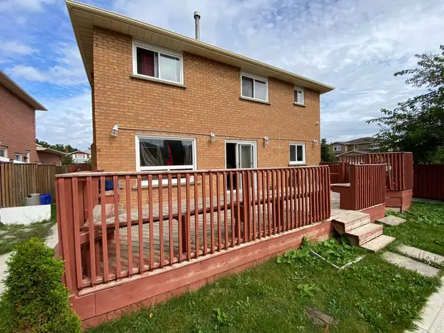 Spacious Bedroom for Rent – Prime Brampton Location! in Room Rentals & Roommates in Mississauga / Peel Region - Image 8
