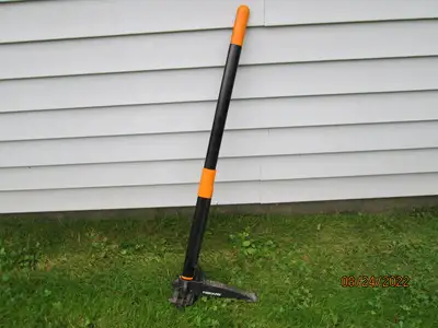 Fiskars Weeder $25.00 Phone: 506-853-6069