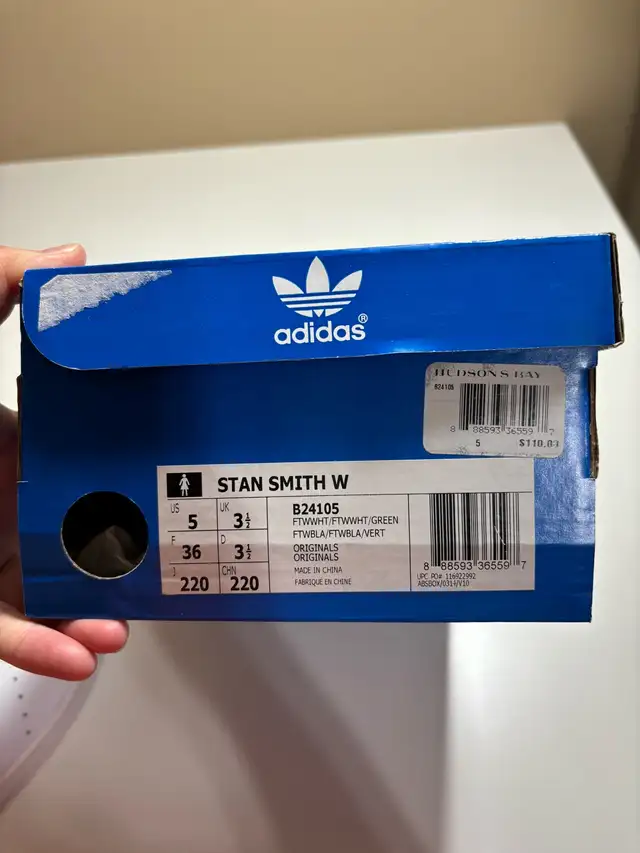  Adidas Stan Smith Women’s Sneakers – Size 5  in Women's - Shoes in Calgary - Image 5