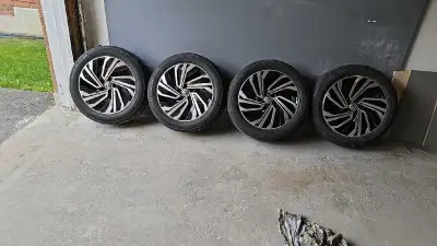 VW OEM 17” Alloy Wheels & Tires – Set of 4 Selling a complete set of 4 Volkswagen OEM 17-inch alloy...
