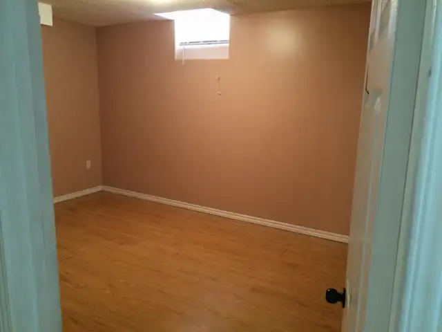 1 Bedroom Walkout Apartment  in Long Term Rentals in Mississauga / Peel Region - Image 9