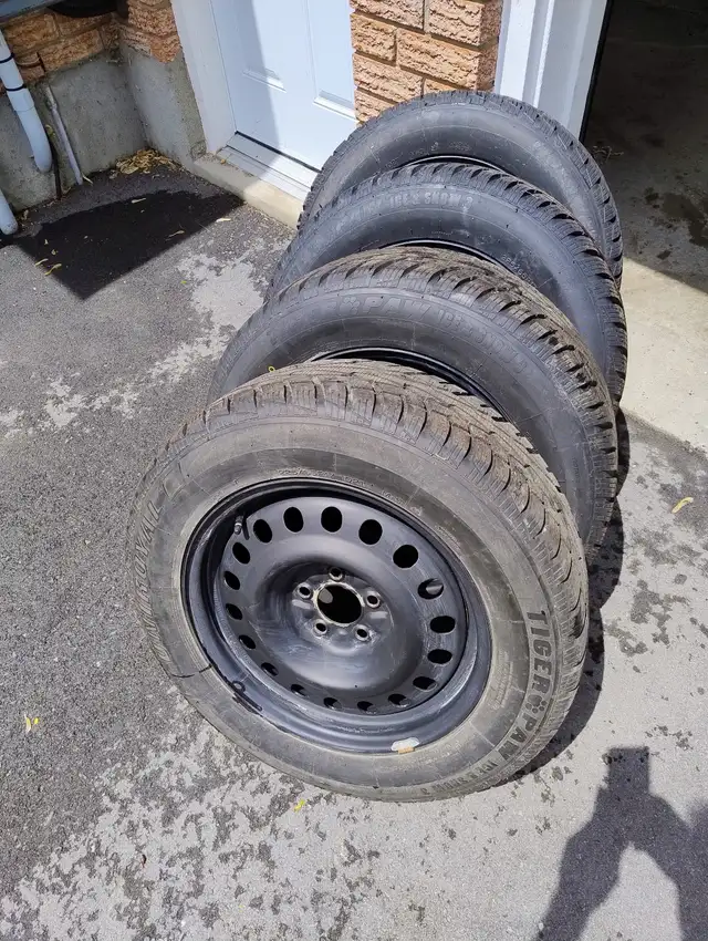 Used Winter tires 225/65R17 in Tires & Rims in Ottawa - Image 9