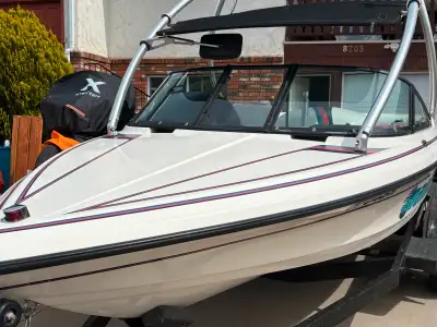 1997 MALIBU ECHELON SKI/TOW BOAT, 20 feet. Well taken care of, see interior, seats/carpet etc. See e...
