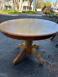 Table en bois pour 4 ou 6 (avec rallonge)