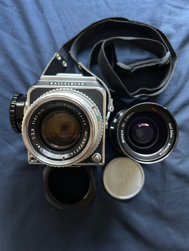 Hasselblad 500C Kit in Cameras & Camcorders in City of Halifax - Image 2