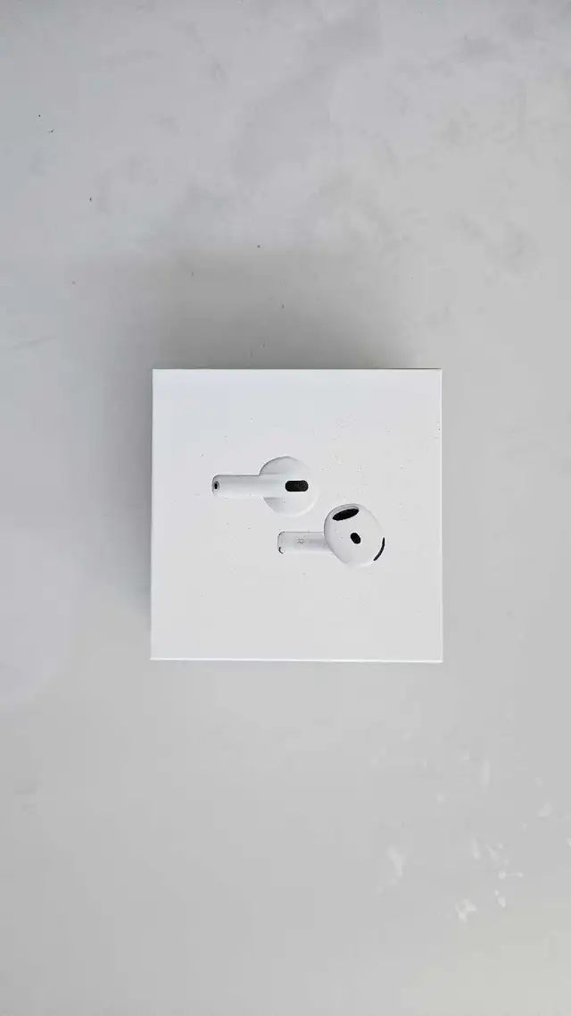 Airpods 4 in Headphones in Ottawa - Image 2