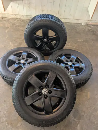 Jantes VW 15" 5x100 + pneus cloutés Gislaved NordFrost 195/65R15 — 475 Ville de Québec Ensemble de 4...