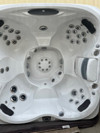 2019 Jacuzzi J445 6 Adult Tub - More than 50% OFF New Price