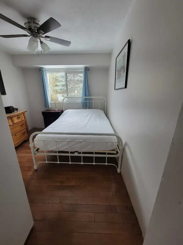 room for rent working females preffered in Short Term Rentals in Ottawa - Image 4