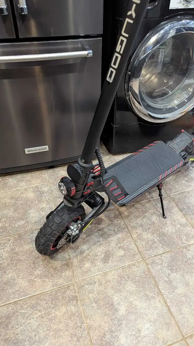 Kugoo G Booster trottinette in eBike in Longueuil / South Shore - Image 3