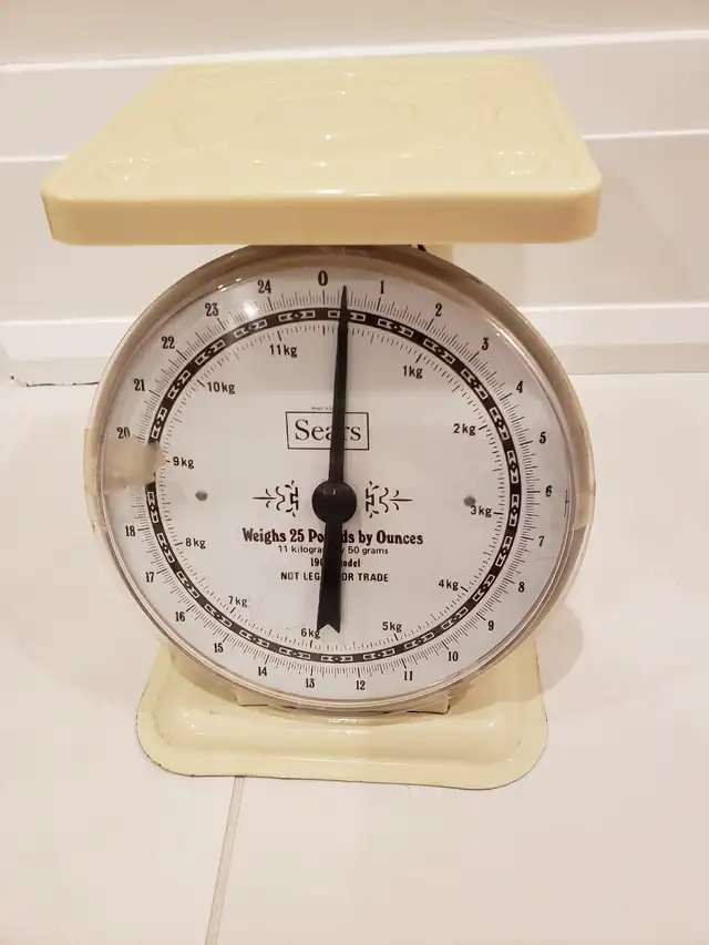 Vintage Sears Kitchen Scale in Kitchen & Dining Wares in Markham / York Region - Image 2