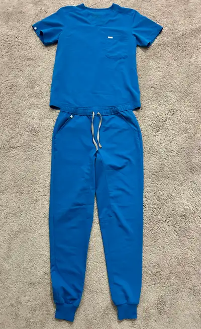 Men’s Figs Scrubs set Tansen jogger pants size Medium Tall Leon, View more