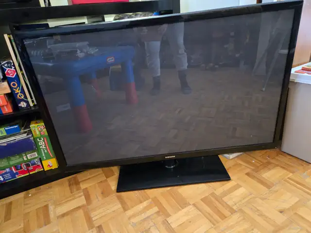 Tv samsung 48 " lcd in TVs in Longueuil / South Shore - Image 2