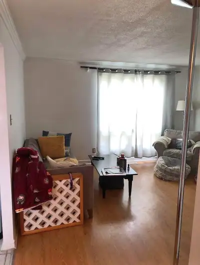 Private room to SUBLET for women