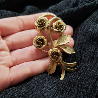 Vintage Coro Gold Tone Rose Brooch Flower Roses Bouquet Pin