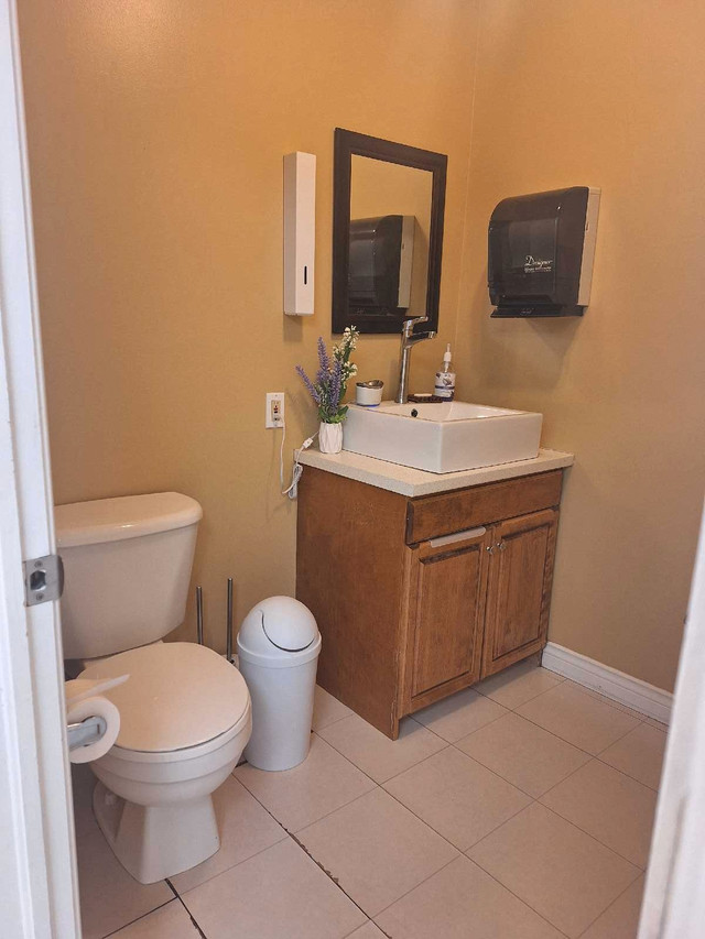 Massage room for rent in Commercial & Office Space for Rent in Charlottetown - Image 3