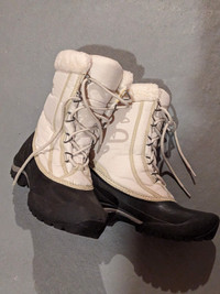 Women's Sorel winter boots (brand new) Size: 7.5 US